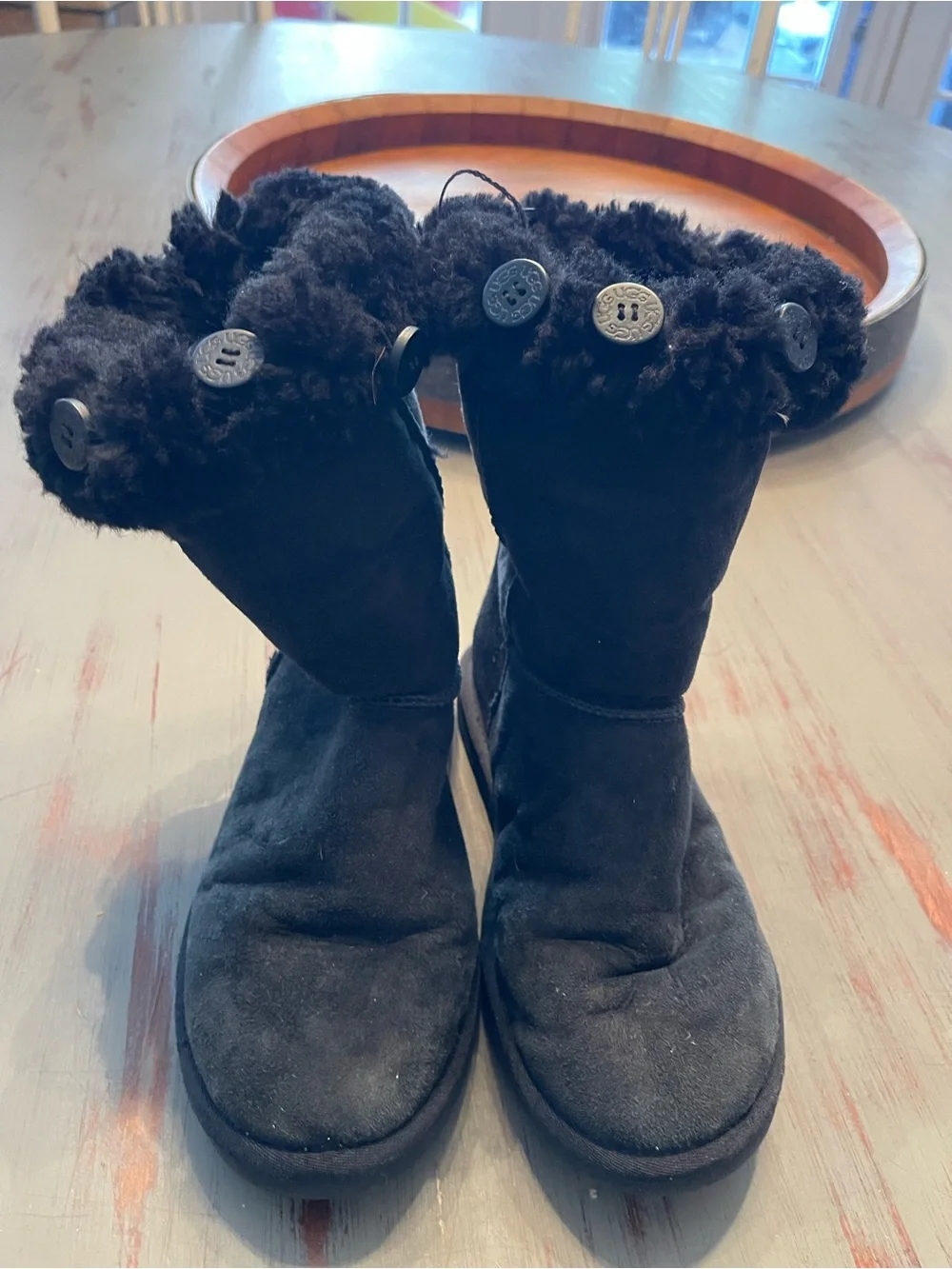 Women’s black Tularosa Ugg size 6 sherpa lined boot - fair pre loved condition